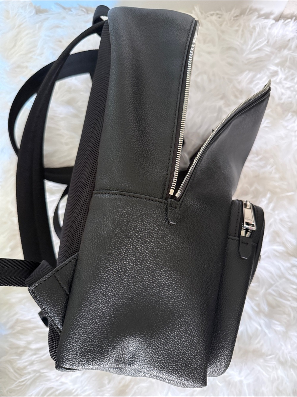 Men's Ray Solid Color Backpack - Picture 11 of 13